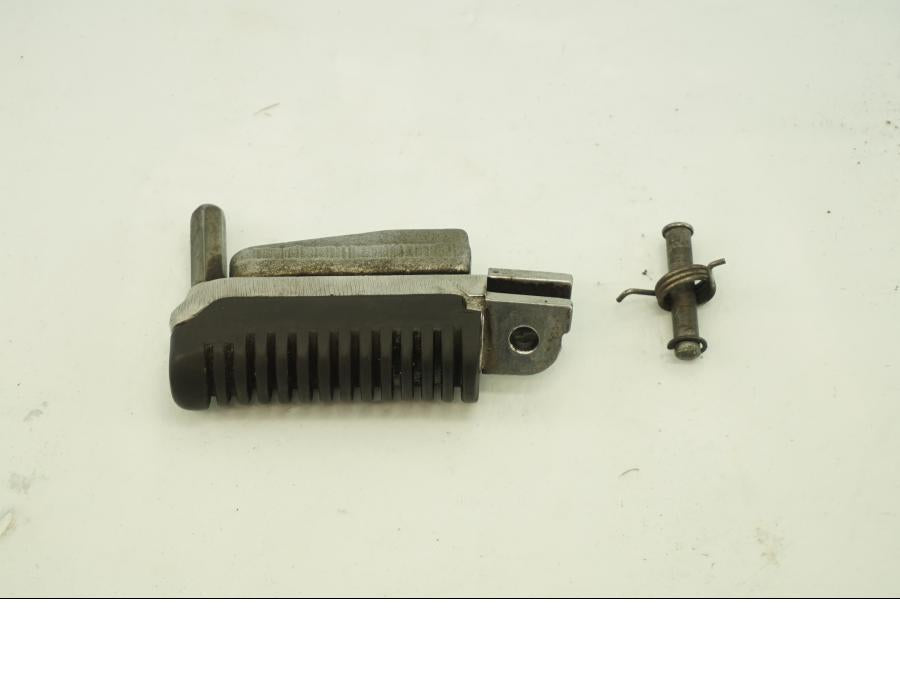 Baksidan på Fotpinne från en Suzuki GSX 1300 R -2003 motorcykel.