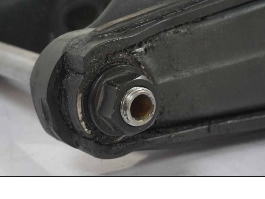 Höger sida på Sving från en KTM 1290 Super Duke R -2018 motorcykel.