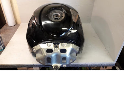 Höger sida på Bensintank från en Suzuki GSX-R 1000 -2008 motorcykel.