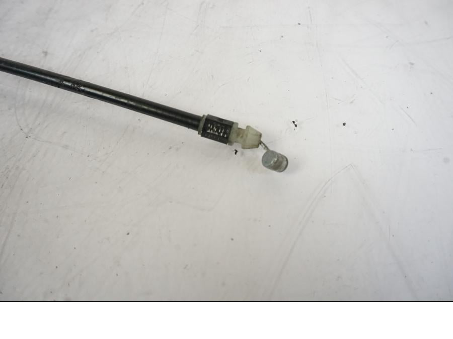 Vänster sida på Sadellåsmekanism från en KTM 125 Duke -2017 motorcykel.