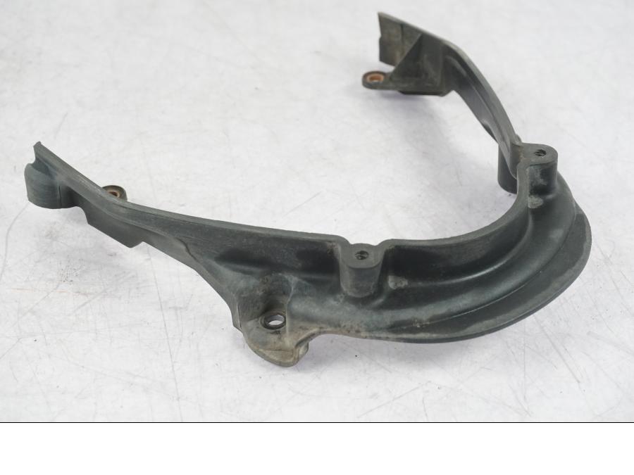 Baksidan på Generatorkåpa från en BMW R 1200 GS -2005 motorcykel.