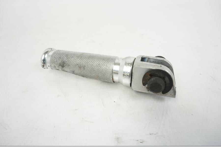 Framsidan på Fotpinne från en Kawasaki ZZR 1100 -1994 motorcykel.