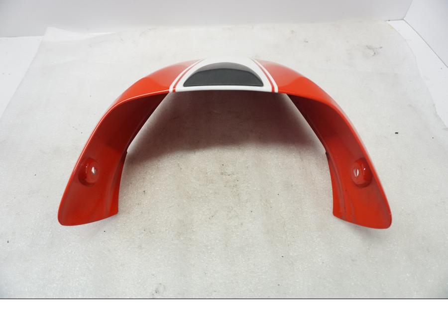 Vänster sida på Kuts från en Ducati Monster 796 -2013 motorcykel.