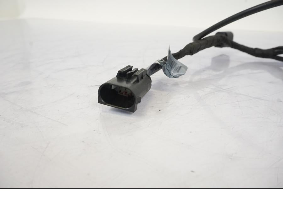 Snett uppifrån på Kabelstam från en BMW S 1000 XR -2019 motorcykel.