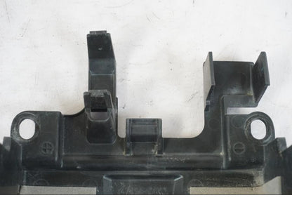 Höger sida på Batterihållare från en Suzuki GSX-S 1000 -2017 motorcykel.