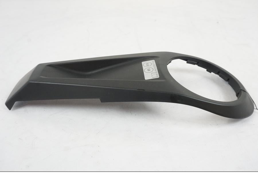 Höger sida på Bensintankskåpa från en KTM 1290 Super Duke R EVO -2023 motorcykel.