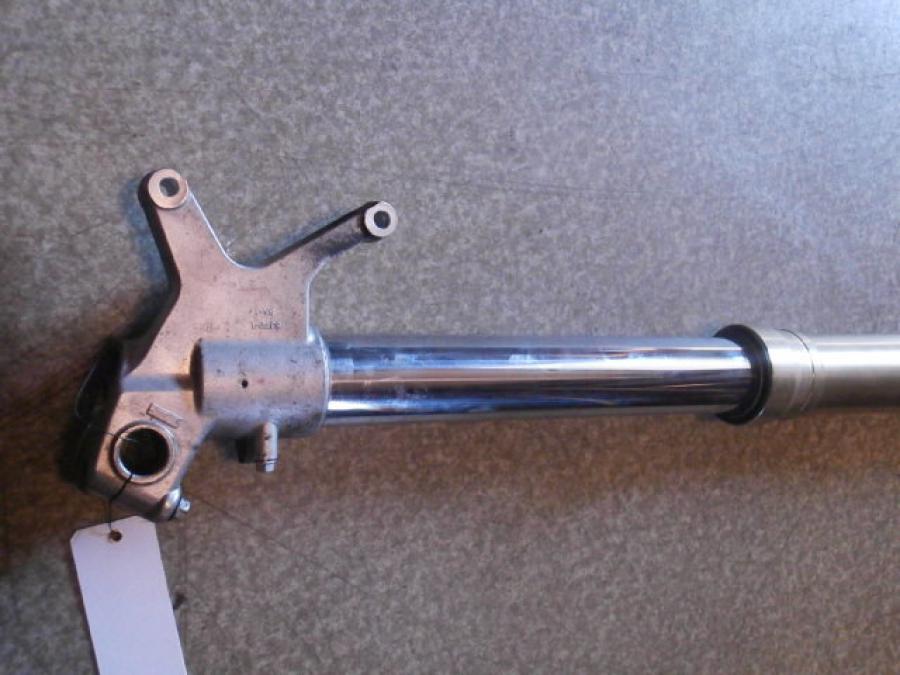 Vänster sida på Gaffelben från en Suzuki DRZ 400 -2006 motorcykel.