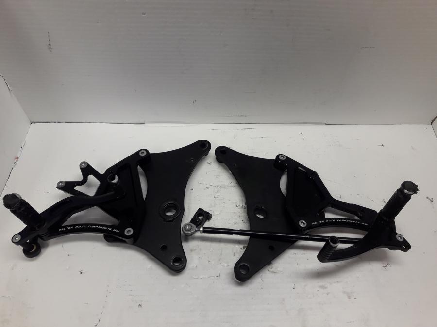 Framsidan på Fotreglage från en Kawasaki ER-6N -2015 motorcykel.