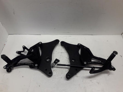 Framsidan på Fotreglage från en Kawasaki ER-6N -2015 motorcykel.