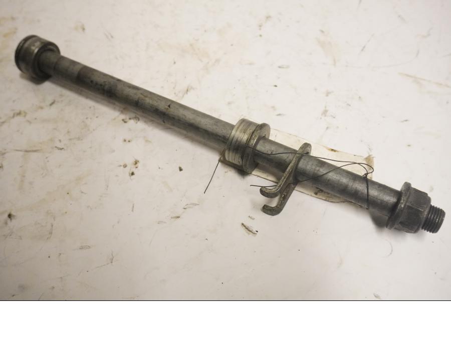 Framsidan på Axel från en Honda XL 650 V -2000 motorcykel.