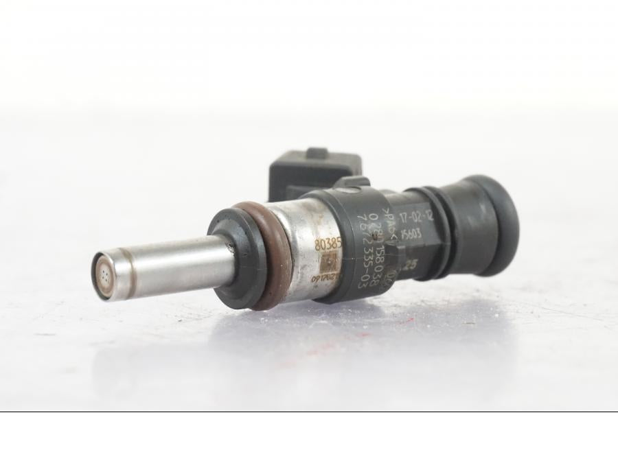 Höger sida på Spridare från en BMW R 1200 GSA -2012 motorcykel.