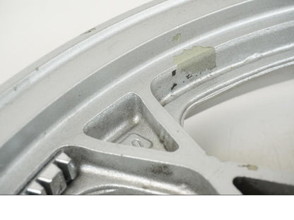 Snett uppifrån på Fälg från en Suzuki GSX 750 -1980 motorcykel.