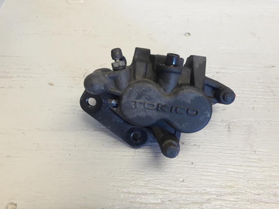 Framsidan på Bromsok från en Kawasaki ER-6N -2015 motorcykel.