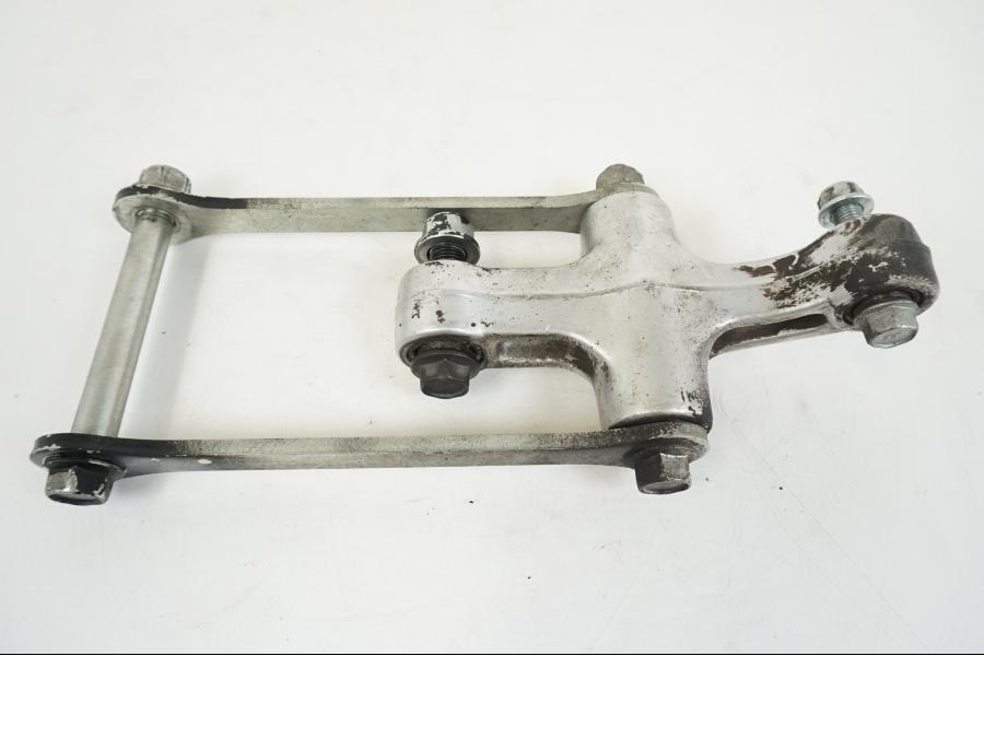 Framsidan på Stötdämparlänkage från en Suzuki GSX 600 F -1998 motorcykel.