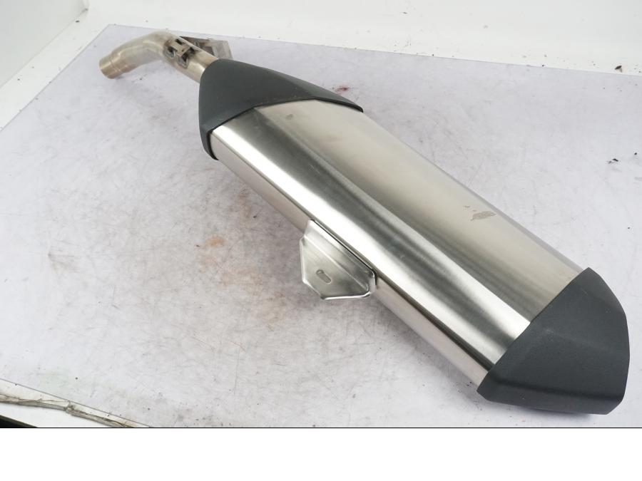 Framsidan på Ljuddämpare från en Triumph Tiger -2012 motorcykel.