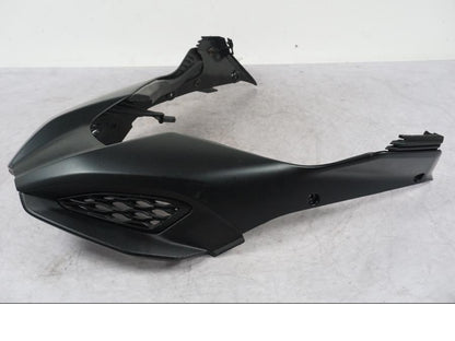 Snett nerifrån på Frontkåpa från en Ducati Multistrada V4 -2024 motorcykel.