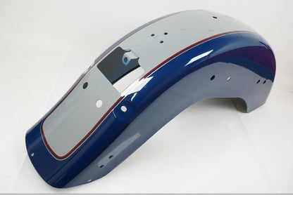 Vänster sida på Bakskärm från en H-D FLHC -2023 motorcykel.