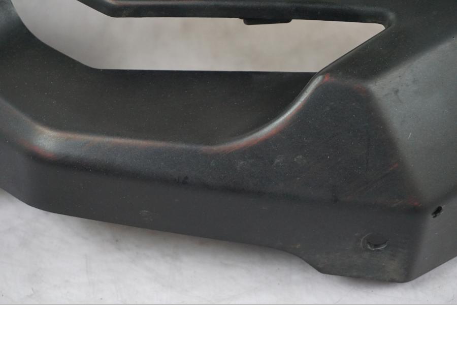 Vänster sida på Magkåpa från en Yamaha MT 125 -2017 motorcykel.