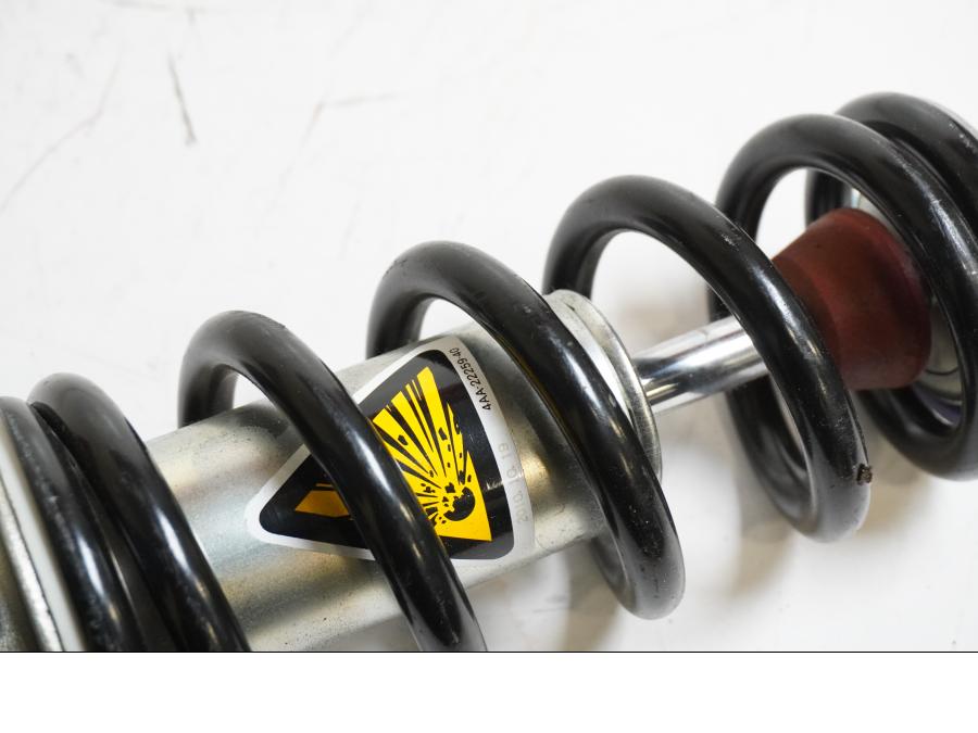 Vänster sida på Stötdämpare från en Yamaha FZ-8 -2011 motorcykel.