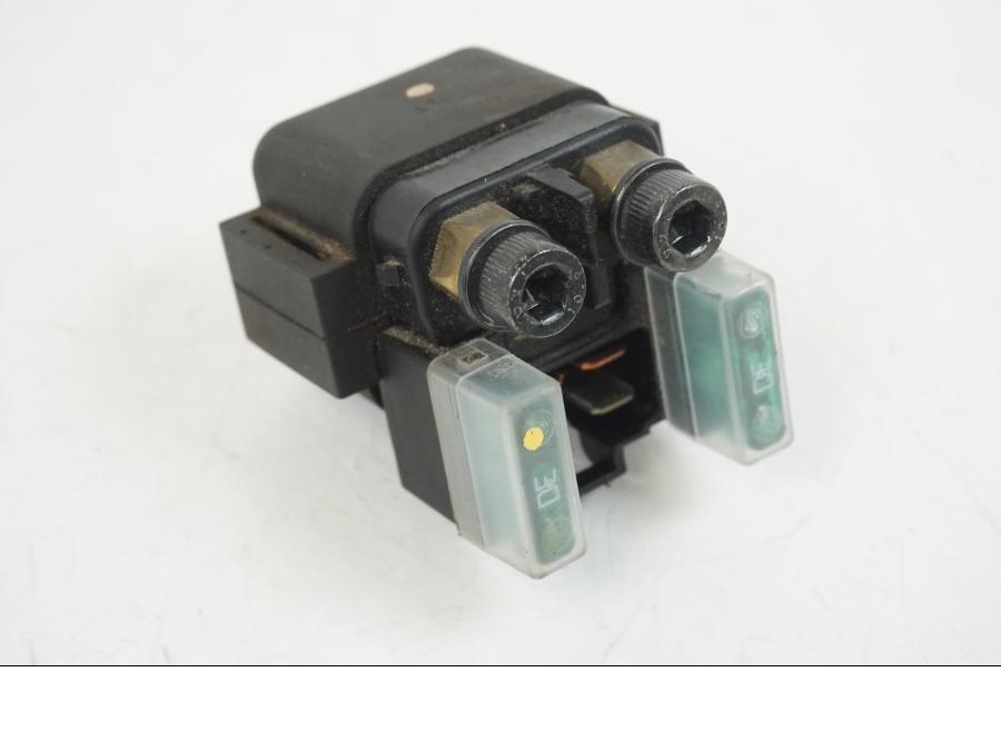 Framsidan på Startrelä från en Kawasaki ER-6F -2016 motorcykel.