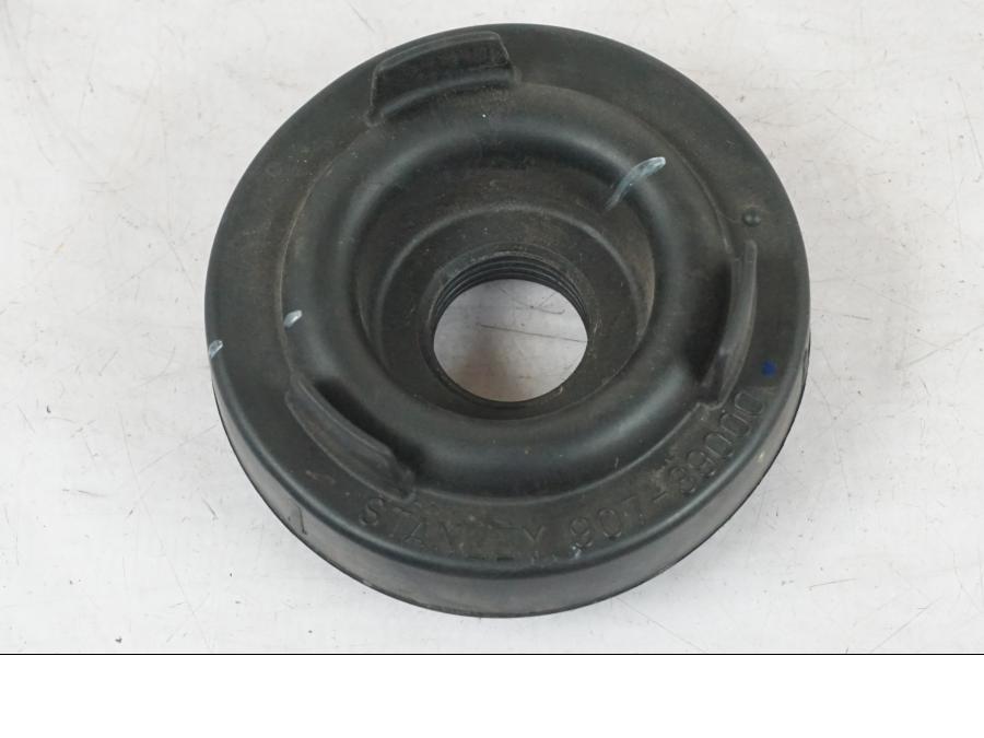 Framsidan på Strålkastargummi från en Kawasaki Z 900 -2019 motorcykel.