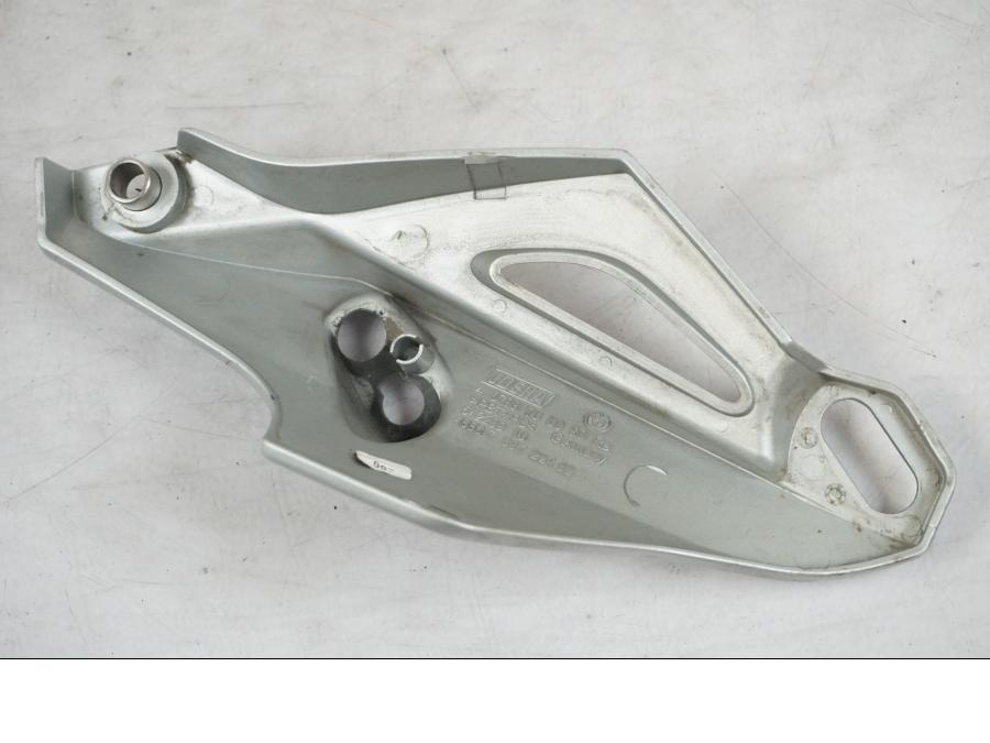 Snett uppifrån på Blinkersfäste från en BMW R 1200 R -2007 motorcykel.