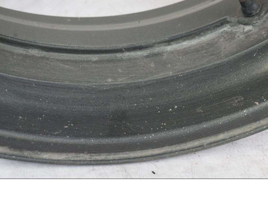 Extrabild3 på Fälg från en Honda CBR 1000 F -1999 motorcykel.