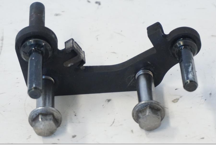 Baksidan på Bromsoksfäste från en Kawasaki ER-6N -2012 motorcykel.