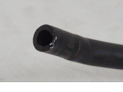 Snett uppifrån på Bromsvätskebehållare från en KTM 390 Adventure -2021 motorcykel.