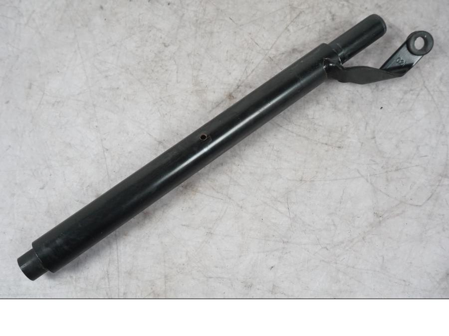 Snett nerifrån på Styre från en BMW K 1600 GTL -2015 motorcykel.