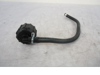 Framsidan på Vattenkyllock från en KTM 1290 Super Duke R -2023 motorcykel.