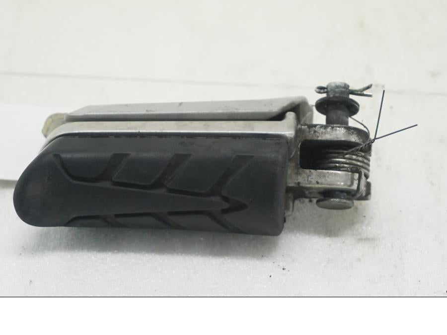 Baksidan på Fotpinne från en Honda CBR 500 R -2013 motorcykel.