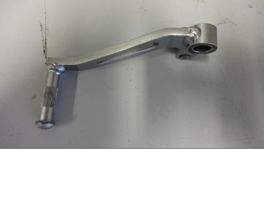 Höger sida på Växelpedal från en Kawasaki Z 1000 -2014 motorcykel.