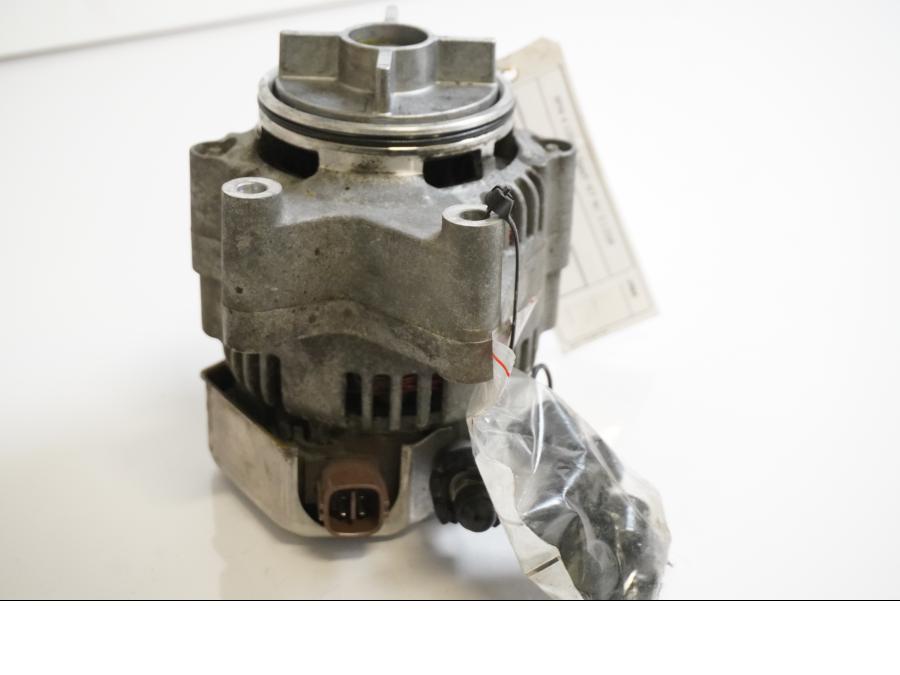 Framsidan på Generator från en BMW K 1200 R Sport -2007 motorcykel.