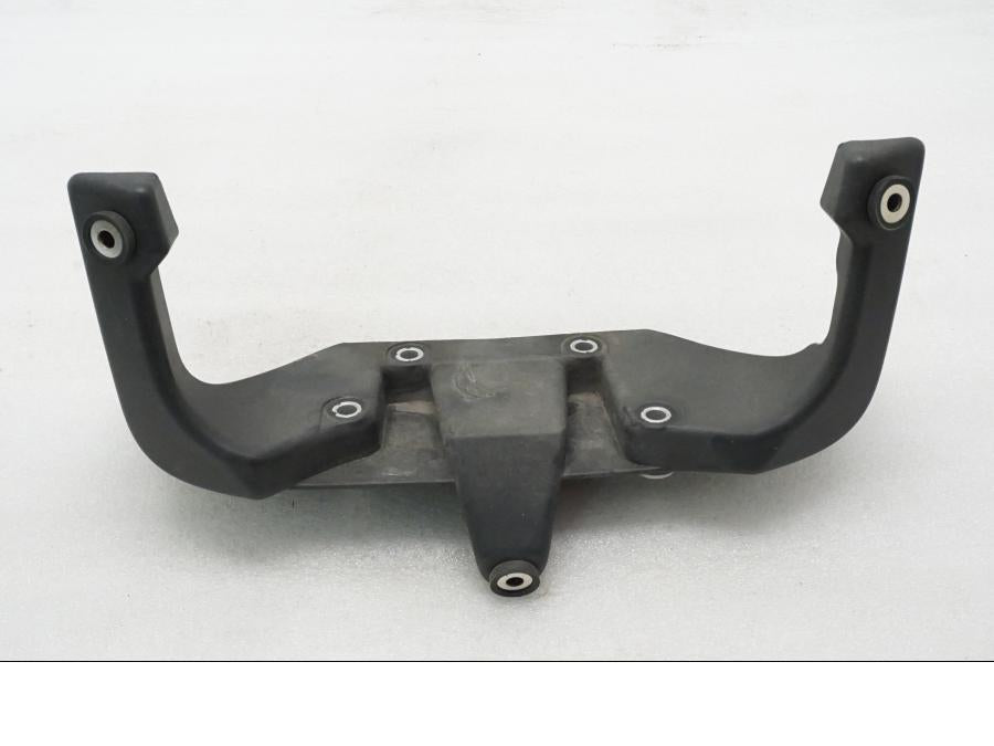 Framsidan på Toppkåpstag från en BMW F 800 R -2011 motorcykel.