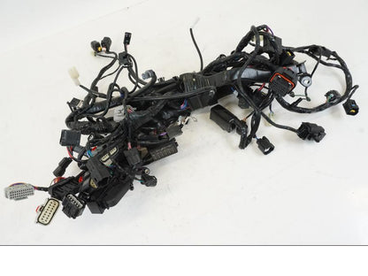 Framsidan på Kabelstam från en Triumph Speed Triple -2021 motorcykel.