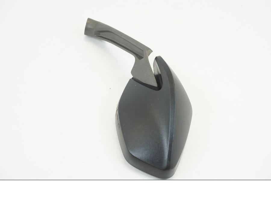 Höger sida på Backspegel från en Ducati Multistrada 1260 s -2020 motorcykel.