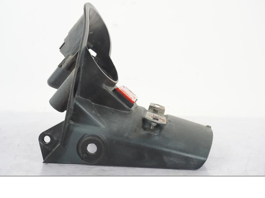 Vänster sida på Skylthållare från en Yamaha XVS 1100 -2000 motorcykel.