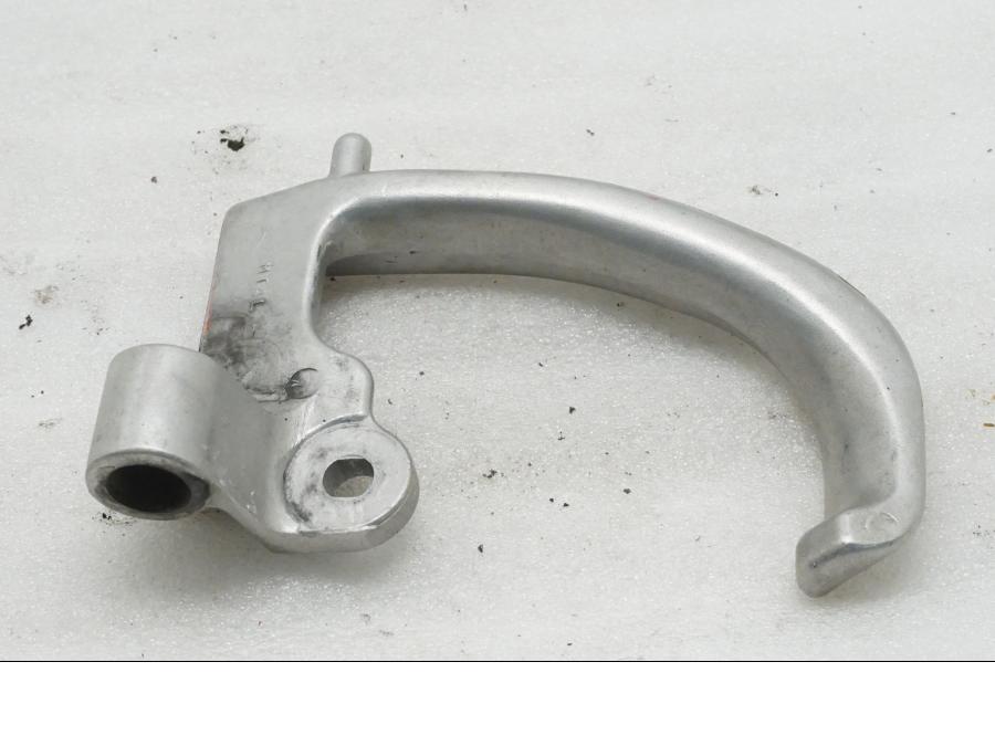 Baksidan på Passagerarhandtag från en Honda VFR 750 -1990 motorcykel.