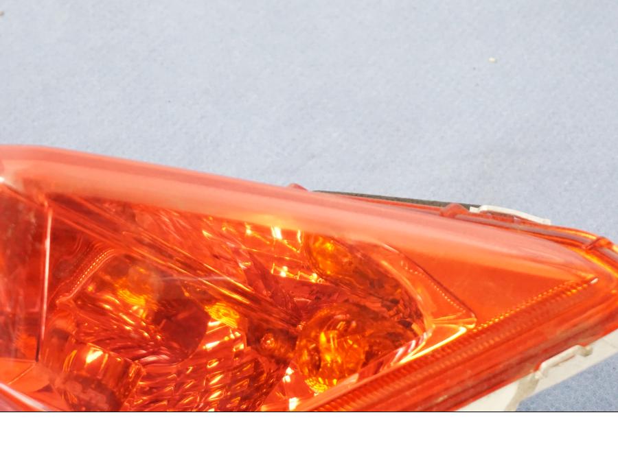 Snett nerifrån på Baklampa från en Yamaha X-Max 250 -2016 scooter.