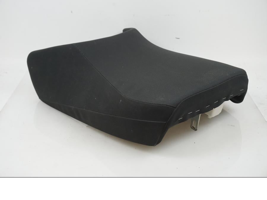 Vänster sida på Sadel från en Yamaha FJR 1300 -2013 motorcykel.