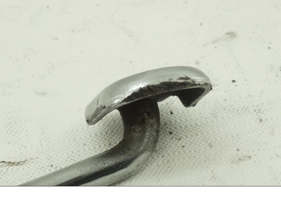 Vänster sida på Bromspedal från en Yamaha SR 400 -1982 motorcykel.