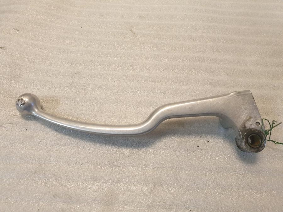 Baksidan på Kopplingsgrepp från en Honda CBR 900 RR -2003 motorcykel.