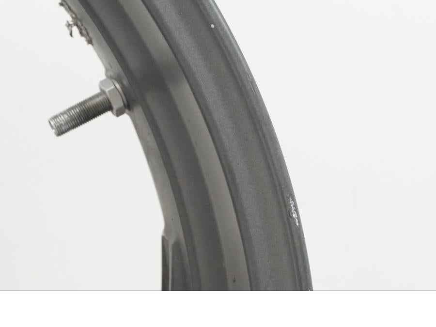 Extrabild5 på Fälg från en KTM 950 SM -2006 motorcykel.