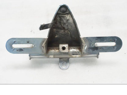 Baksidan på Skylthållare från en Yamaha XVZ 13TD -1999 motorcykel.