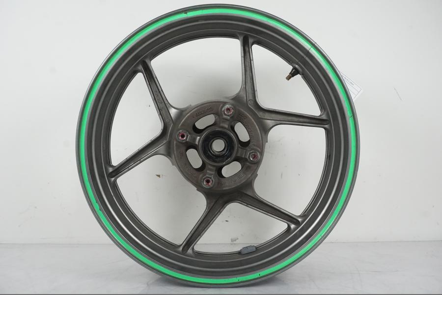 Extrabild2 på Fälg från en Kawasaki ZX-6R -2005 motorcykel.