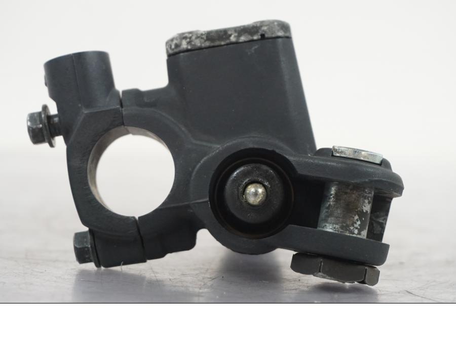 Höger sida på Bromshuvudcylinder från en KTM 690 SM R -2009 motorcykel.