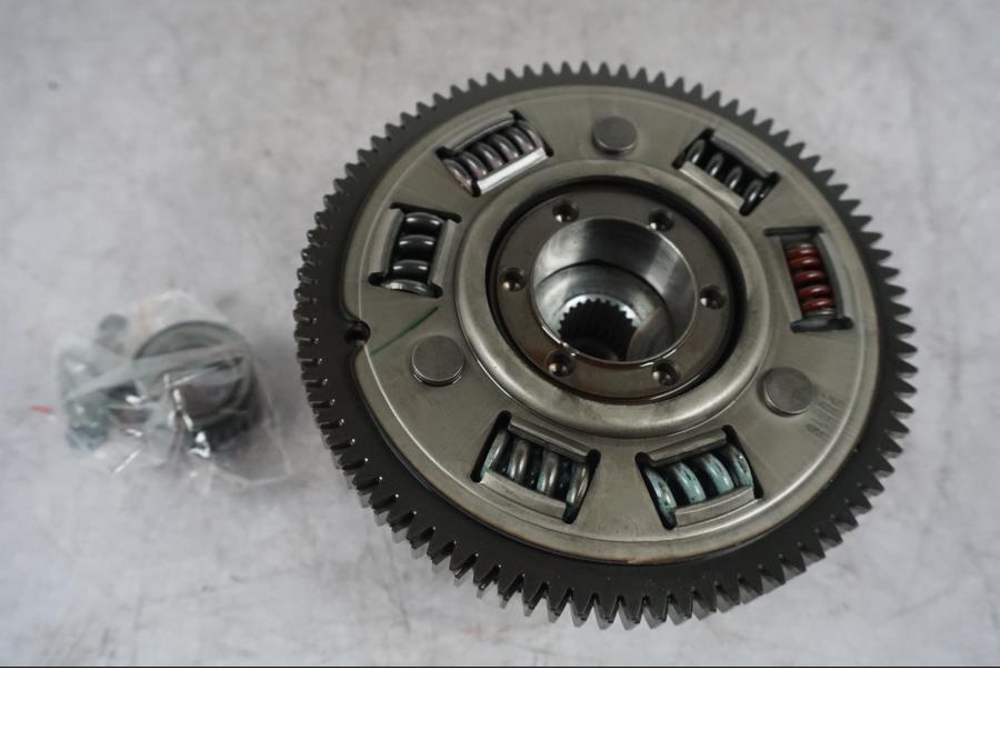 Framsidan på Koppling från en Triumph Tiger Explorer -2016 motorcykel.