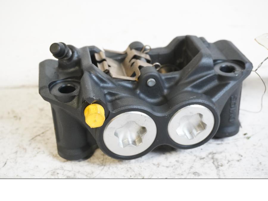 Framsidan på Bromsok från en Yamaha MT-09 Tracer -2016 motorcykel.