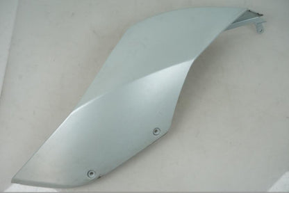 Framsidan på Bakvinge från en Ducati 1199 Panigale -2013 motorcykel.